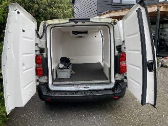 ojeté vozy osobní automobily Peugeot Expert Carrier Koeling 1.5 BlueHDi 100 Standard Pro met motorschade 2021/9