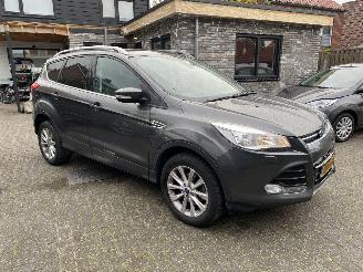 krockskadad bil auto Ford Kuga 1.5 titanium 2015/7