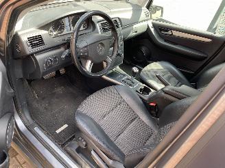 Mercedes B-klasse 180 Business Class bak en motor uitgevallen picture 5