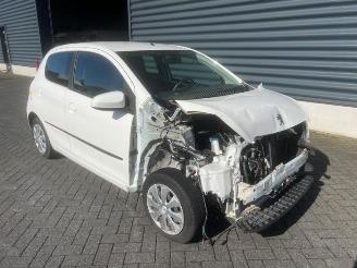 Uttjänta bilar auto Peugeot 108 108, Hatchback, 2014 1.0 12V 2014/10