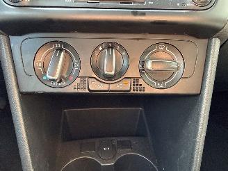 Volkswagen Polo 1.4 16V Hatchback  Benzine 1.390cc 63kW (86pk) FWD picture 15