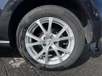 Volkswagen Polo 1.4 16V Hatchback  Benzine 1.390cc 63kW (86pk) FWD picture 23