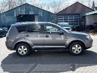 Mitsubishi Outlander 2.4 16V Mivec 4x2 SUV  Benzine 2.360cc 125kW (170pk) FWD picture 6