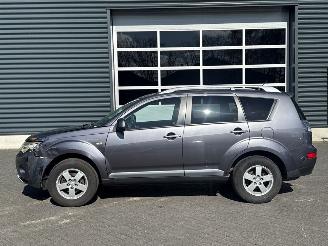 Mitsubishi Outlander 2.4 16V Mivec 4x2 SUV  Benzine 2.360cc 125kW (170pk) FWD picture 2