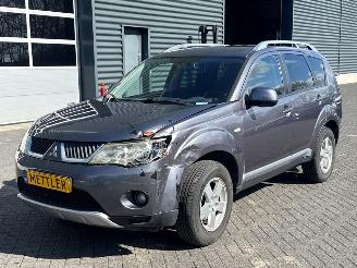 Mitsubishi Outlander 2.4 16V Mivec 4x2 SUV  Benzine 2.360cc 125kW (170pk) FWD picture 1