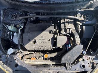 Mitsubishi Outlander 2.4 16V Mivec 4x2 SUV  Benzine 2.360cc 125kW (170pk) FWD picture 25