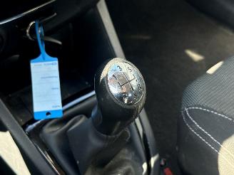 Renault Clio 0.9 Energy TCE 90 12V Hatchback 4Dr Benzine 898cc 66kW (90pk) FWD picture 17