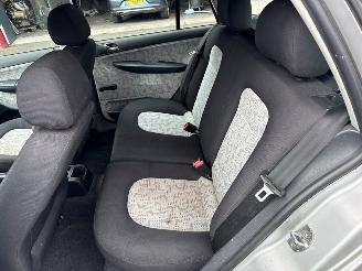 Skoda Fabia 1.4i 16V Combi/o 4Dr Benzine 1.390cc 55kW (75pk) FWD picture 9