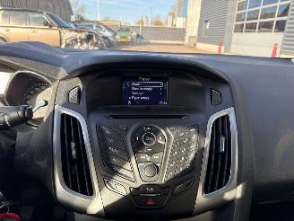 Ford Focus 1.0 Ti-VCT EcoBoost 12V 100 Combi/o  Benzine 998cc 74kW (101pk) FWD picture 14