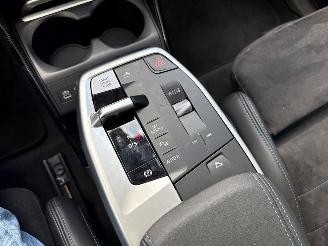 BMW 2-serie M Sportpakket 220i Mild Hybrid 1.5 TwinPower Turbo 12V MPV  Elektrisch Benzine 1.499cc 125kW (170pk) FWD picture 22