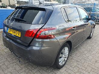 Peugeot 308 1.2 PureTech Blue Lease Premium picture 5