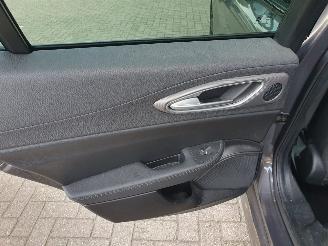 Alfa Romeo Giulia 2.0T AWD Veloce Automaat picture 31
