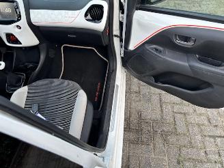 Peugeot 108 1.2  5-drs Top! Roland Garros picture 9