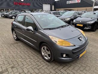 krockskadad bil auto Peugeot 207 1.6 VTI Premiere 2010/3