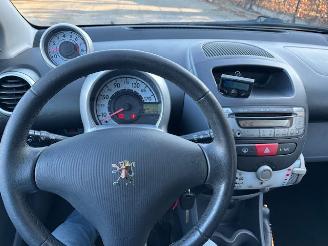 Peugeot 107 1.0 12v XS 5-drs Airco Nap picture 12