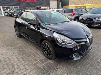 Unfallwagen Renault Clio 1.2 16v 5-drs clima 2016/4