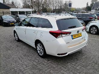 Toyota Auris 1.8 Hybrid Pano Automaat picture 1