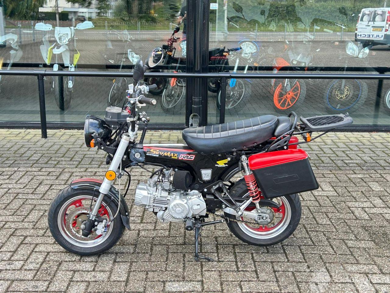 Honda  Skyteam Dax 125cc