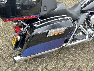 Harley-Davidson Electra Glide 103 FLHTK Electra Glide Ultra Limited picture 19