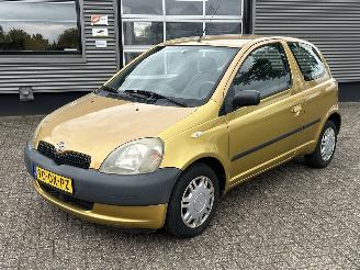 škoda osobní automobily Toyota Yaris 1.0-16V VVT-i Terra 2000/2