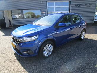 damaged passenger cars Dacia Sandero Stepway 1.0 TCE 100 BI-F Comfort 2022/1