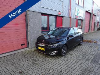 Vrakbiler auto Peugeot 308 SW 1.2 PureTech Blue Lease Premium let op nieuwe motor !!!!!!! 2016/10