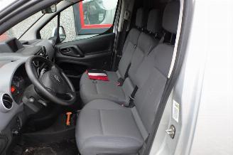 Citroën Berlingo 1.6 e-HDI 500 Club Economy 3 zits clima navi picture 11