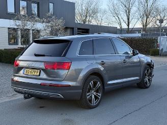 Audi Q7 E-TRON picture 3