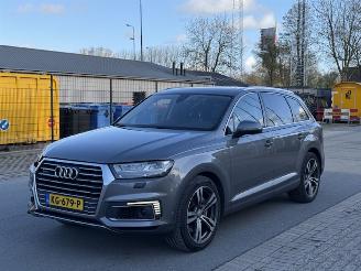 damaged passenger cars Audi Q7 E-TRON 2016/9