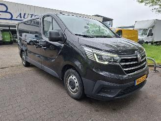 krockskadad bil bromfiets Renault Trafic 2.0 dCi130 2022/9