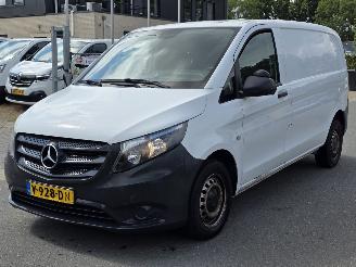 skadebil bedrijf Mercedes Vito  2017/1