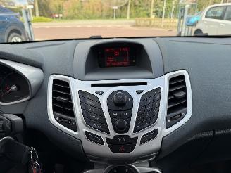 Ford Fiesta 1.25 Ghia (Hatchback 5-dr.) picture 15