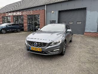 krockskadad bil auto Volvo V-60 2.4 D6 Twin Engine R-Design 2015/9