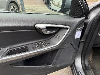 Volvo V-60 2.4 D6 Twin Engine R-Design picture 20