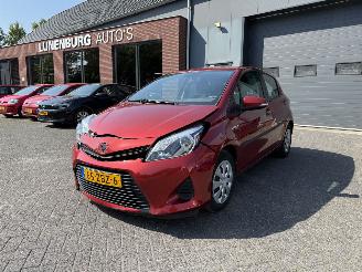 Coche accidentado Toyota Yaris 1.5 Full Hybrid Aspiration (Hatchback 5-dr.) 2012/10