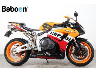 krockskadad bil motor Honda CBR 1000 RR Fireblade Repsol 2007/4
