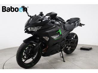 Kawasaki  Ninja 400 picture 4
