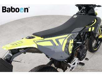 Husqvarna  701 Supermoto picture 21