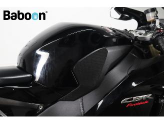 Honda CBR 1000 RR Fireblade picture 12