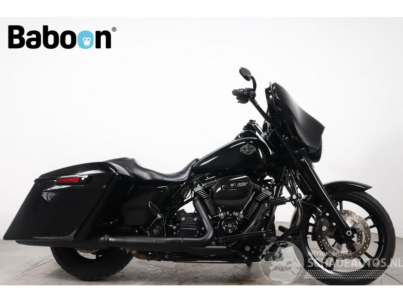 Harley-Davidson  FLHXS Street Glide Special 107