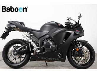 krockskadad bil motor Honda CBR 600 RR ABS 2025/8