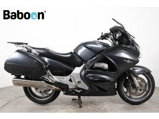 krockskadad bil motor Honda ST 1300 Pan European ABS 2006/3