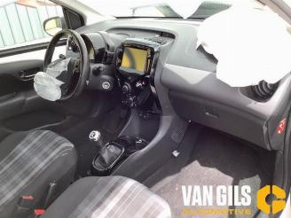 Peugeot 108 108, Hatchback, 2014 1.0 12V VVT-i picture 11