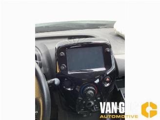 Peugeot 108 108, Hatchback, 2014 1.0 12V VVT-i picture 12