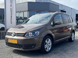 Vaurioauto  passenger cars Volkswagen Touran 1.4 TSI Comfortline 2014/1