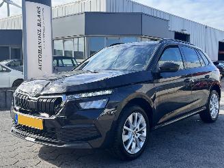 krockskadad bil auto Skoda Kamiq 1.0 TSI Sport Business AUTOMAAT 2023/2