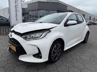 Damaged car Toyota Yaris 1.5 Hybrid Comfort 2022/1