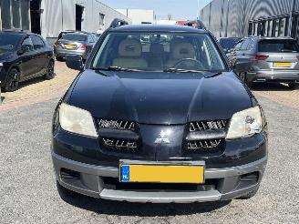 Mitsubishi Outlander 2.0 Invite plus picture 2