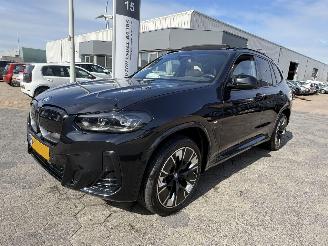 krockskadad bil auto BMW iX3 High Executive 80 kWh 2022/12