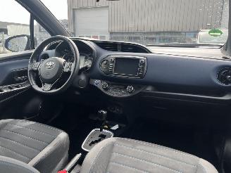 Toyota Yaris 1.5 Hybrid Bi-Tone picture 12
